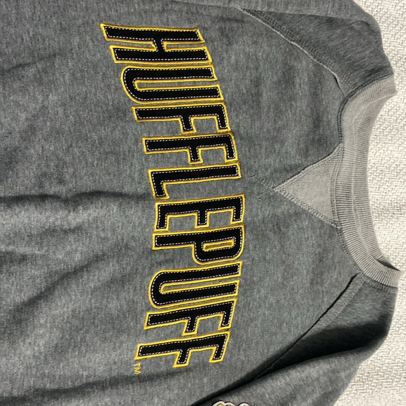 Hufflepuff Sweatshirt - Picture 3 of 7